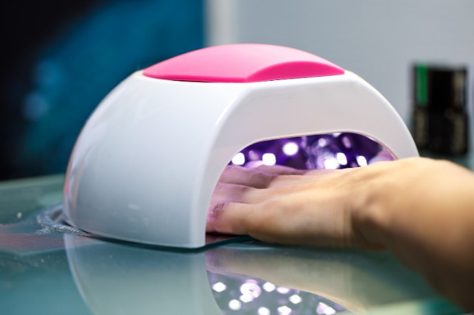 led лампа для маникюра с дисплеем